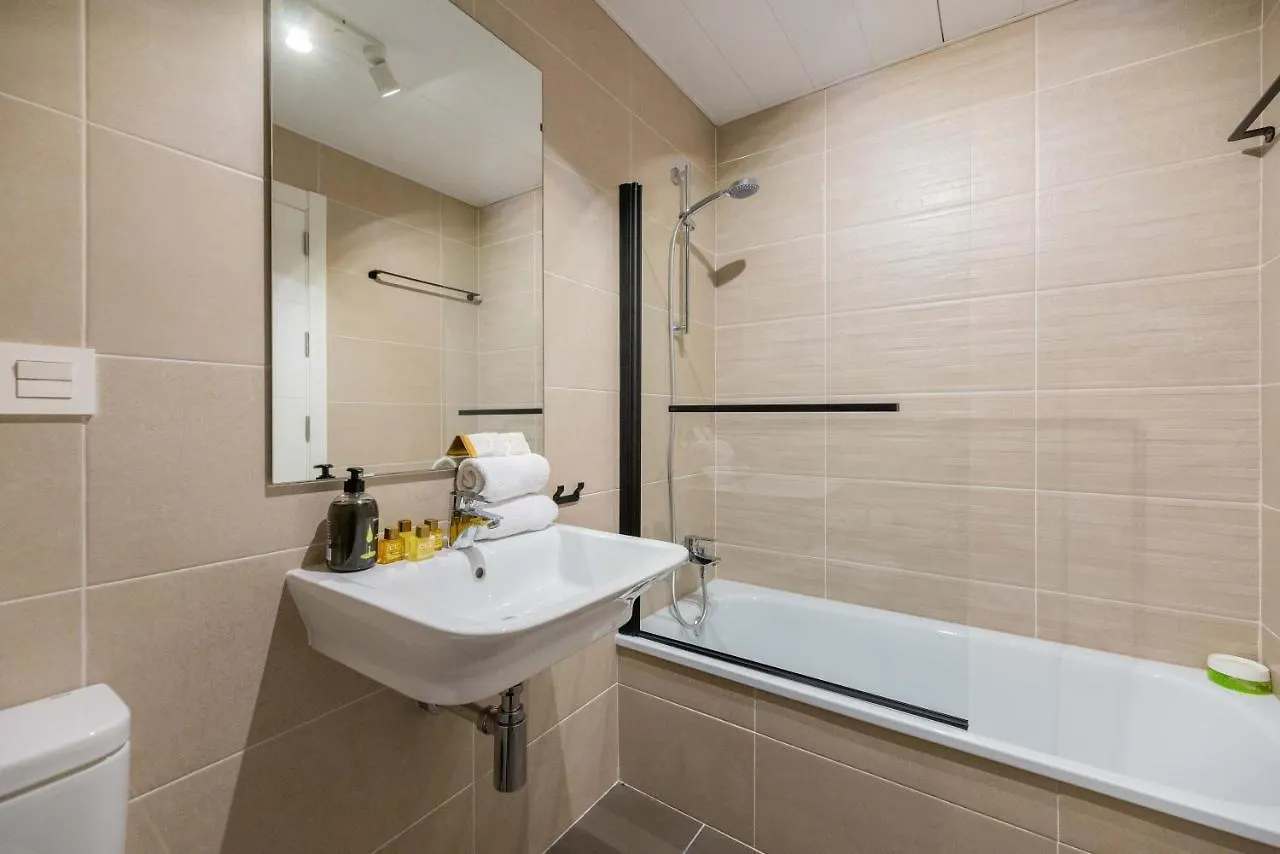 Appartamento Vacation Marbella I Via Celere, Huge Terrace, Brand New Complex, Close To The Beach, Marbella Center