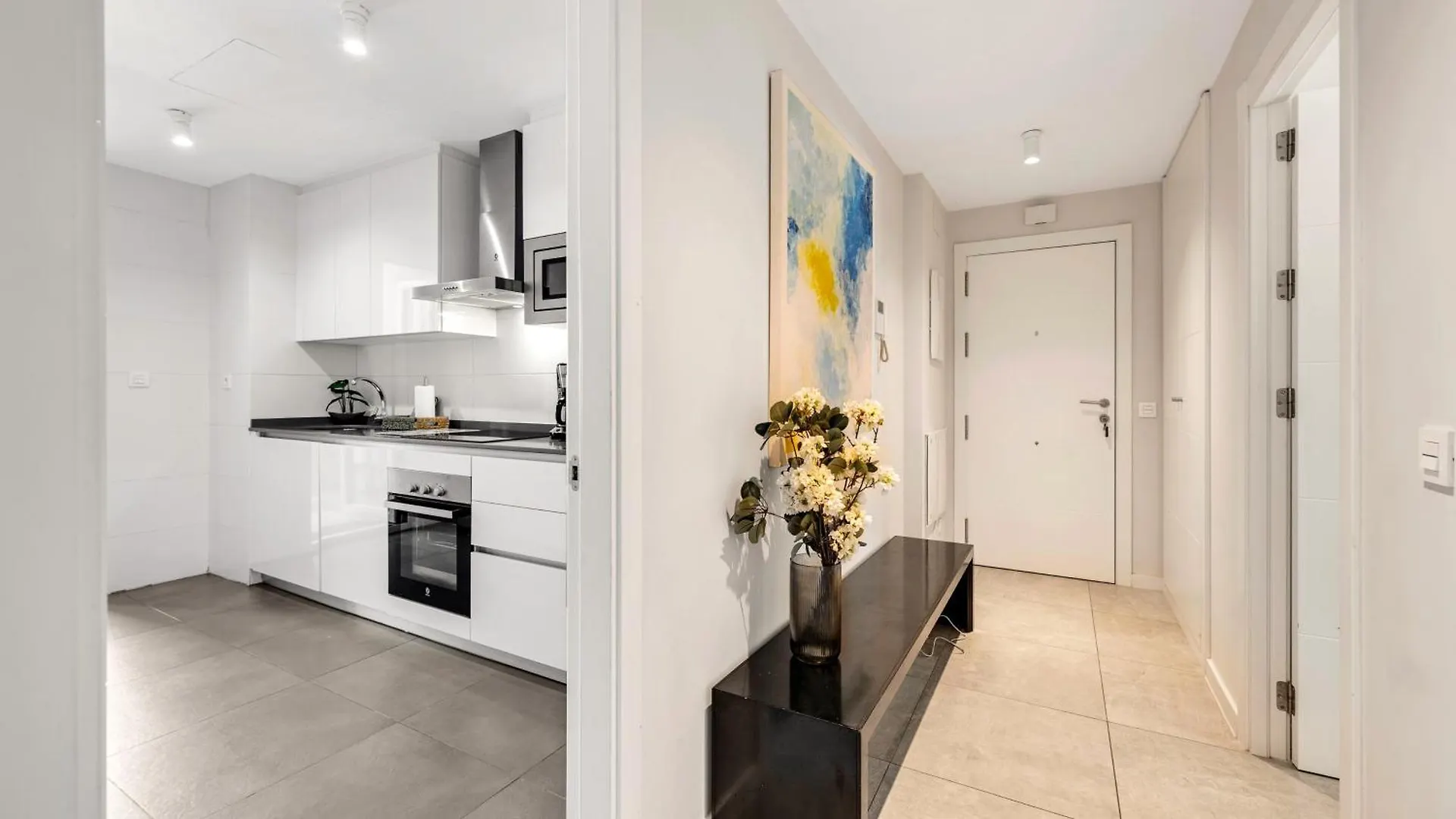 Appartamento Vacation Marbella I Via Celere, Huge Terrace, Brand New Complex, Close To The Beach, Marbella Center